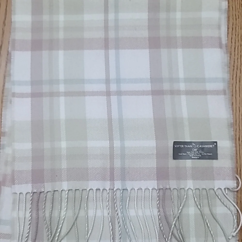 D&Y Softer than Cashmere plaid scarf